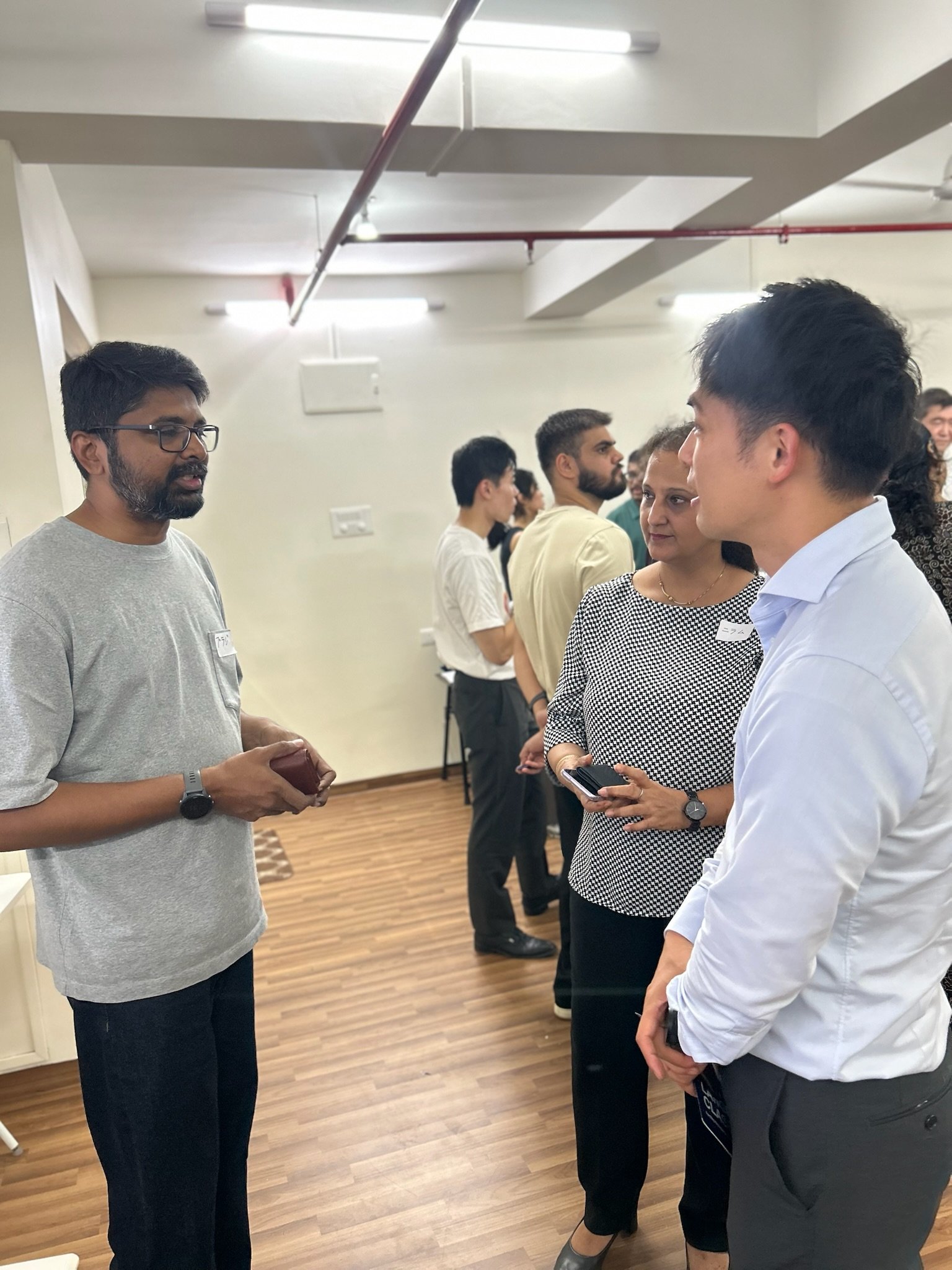 Attendees mingling at Hirameki Night Vol.3